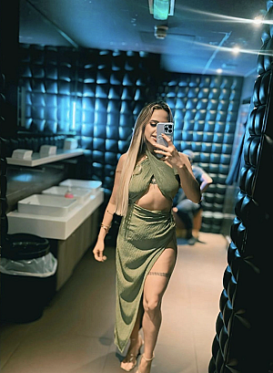 Seductive Sandra
